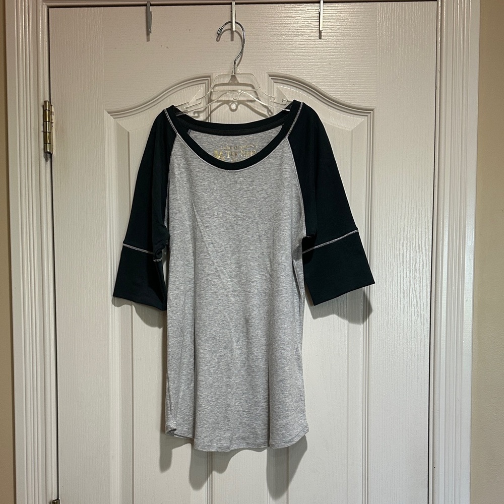 Gray and Dark Gree Raglan Sleeve Top